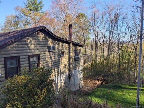Homes For Sale - 33 E Tusten Place<br/> Sullivan County, Smallwood, NY 12778