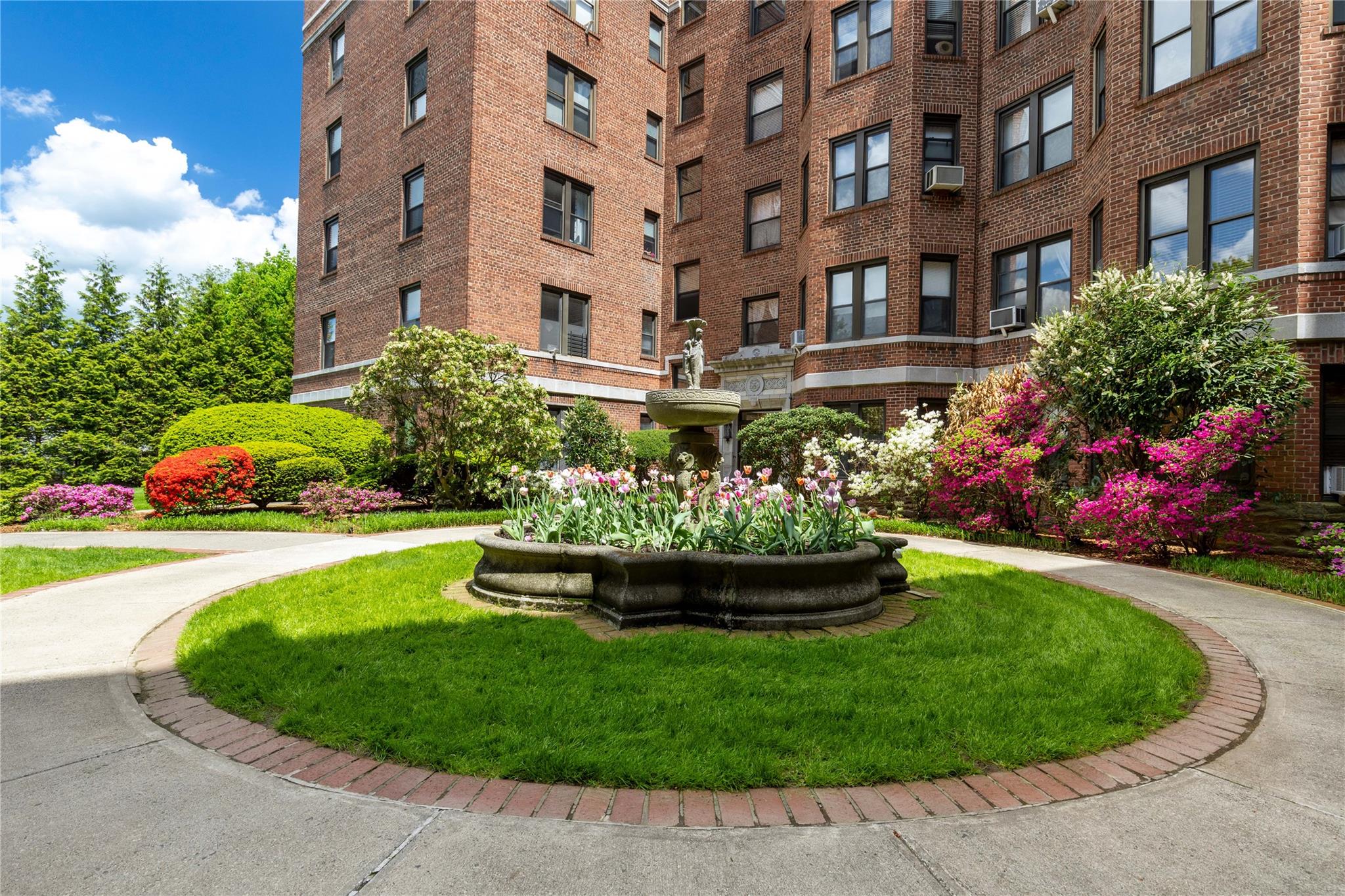 11 Alden Road #4D, Larchmont, New York image 3