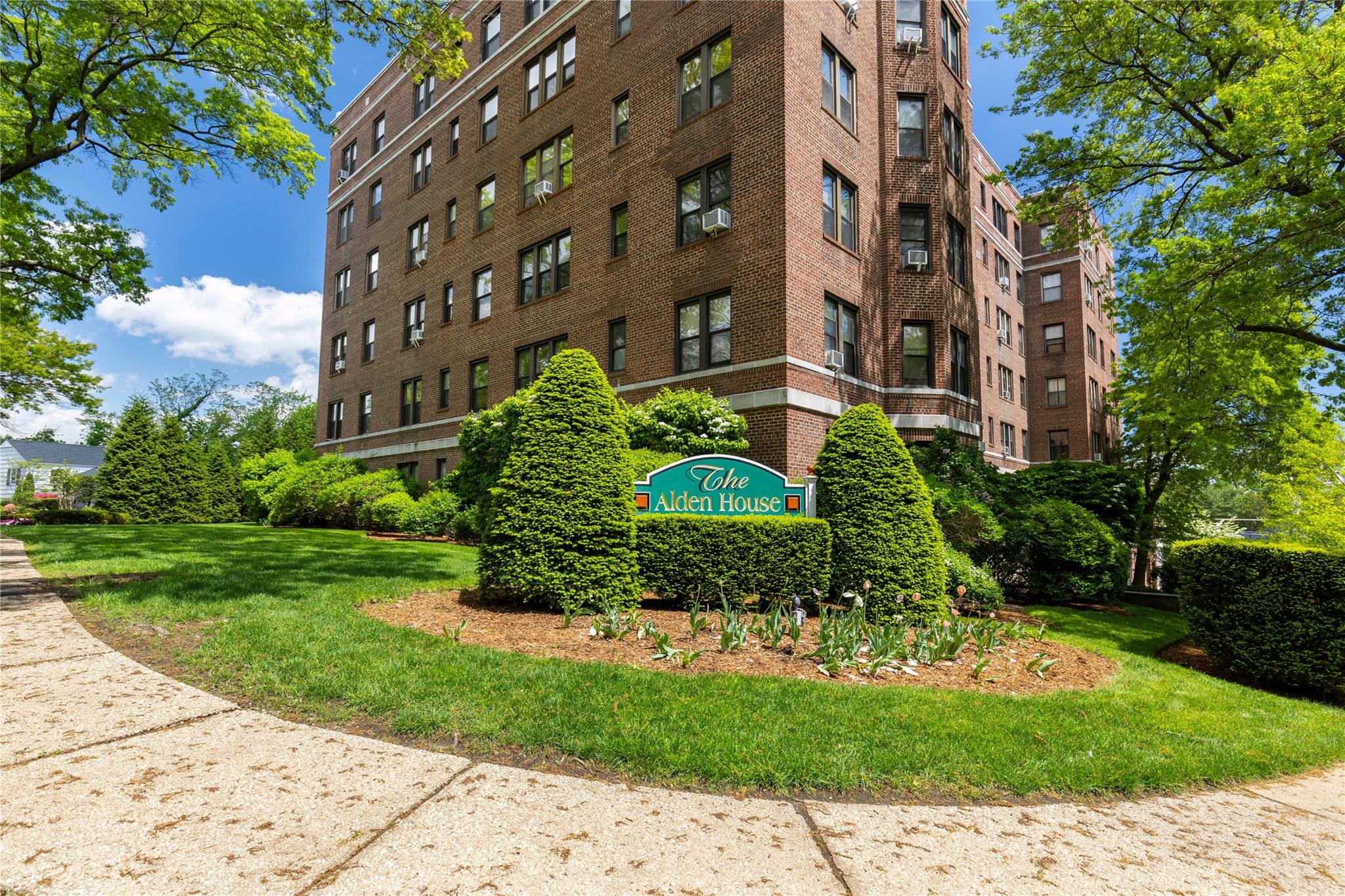 Photo 1 of Alden Road 4D, Larchmont, New York, $199,900, Web #: 859279