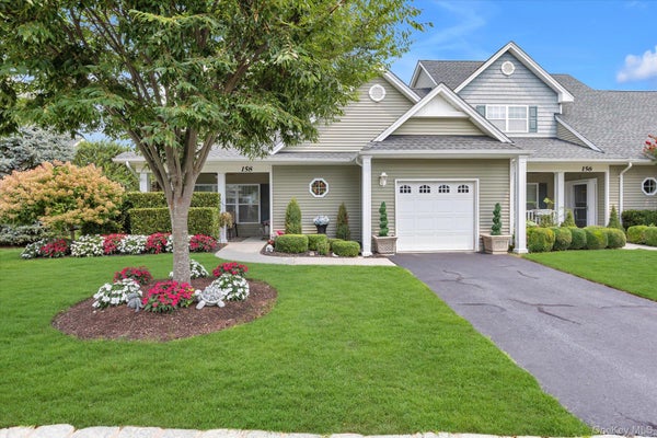 158 STONELEIGH DR, RIVERHEAD, NY 11901 - Image 18f3d88841aacb59bf4d42c6dbc0f72a/900370056