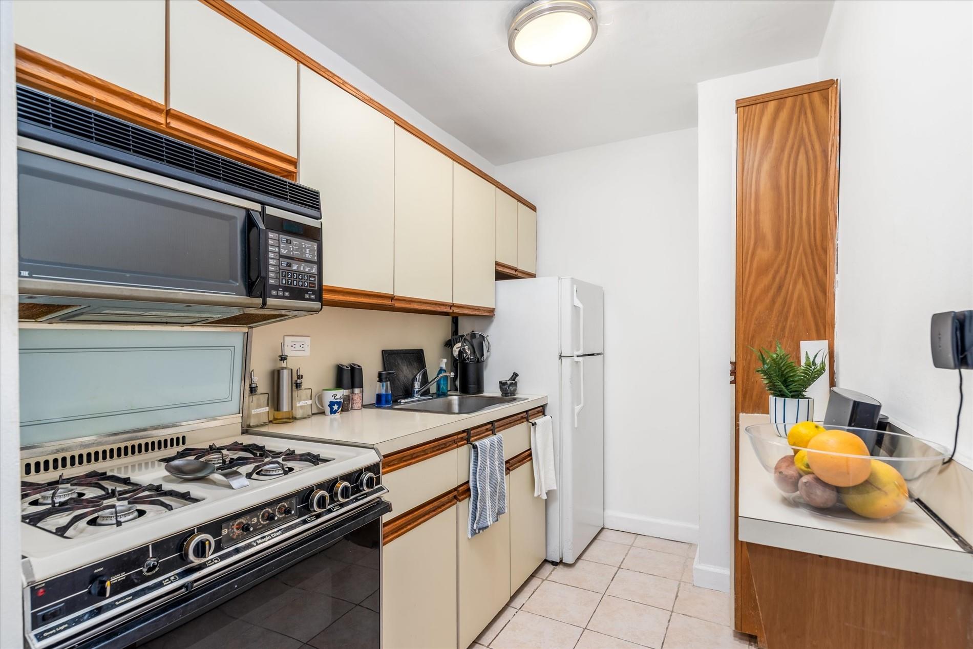 84-40 153 Avenue #4F, Howard Beach, New York image 7