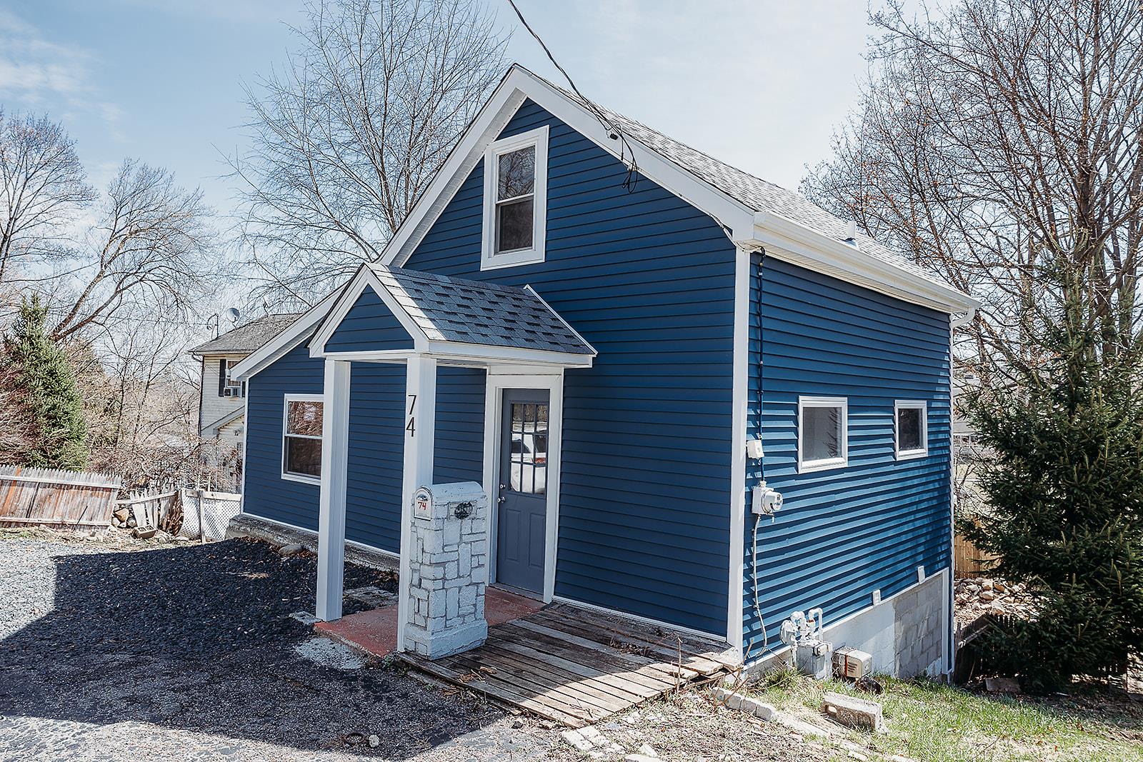 Property for Sale at Wawayanda Avenue, Middletown, New York - Bedrooms: 4 
Bathrooms: 2 
Rooms: 8  - $379,900