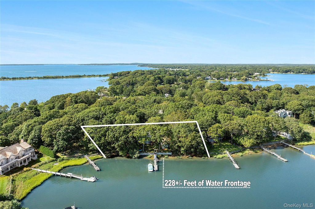 Photo of 210 Redwood Road, Sag Harbor, NY 11963 (MLS # 957128)