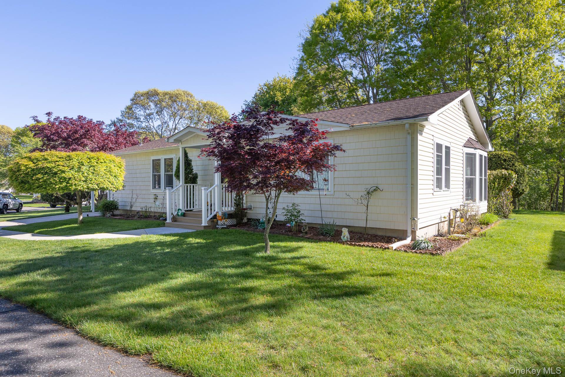 1407 Middle Road 83