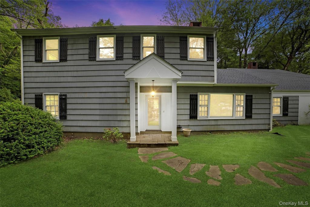 Photo of 10 North Lane, Chappaqua, NY 10514 (MLS # 1000620)