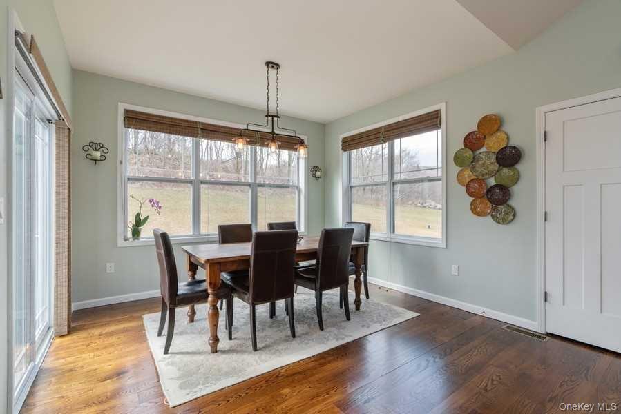 Milton, New York 12547, United States, 3 Bedrooms Bedrooms, ,2 BathroomsBathrooms,Residential,Active,237042