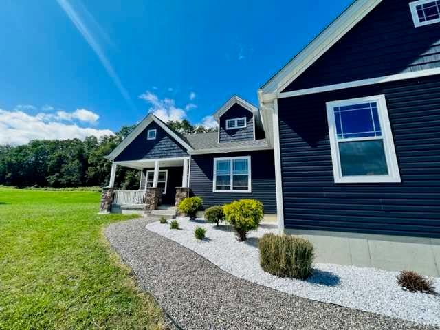 Milton, New York 12547, United States, 3 Bedrooms Bedrooms, ,2 BathroomsBathrooms,Residential,Active,237042