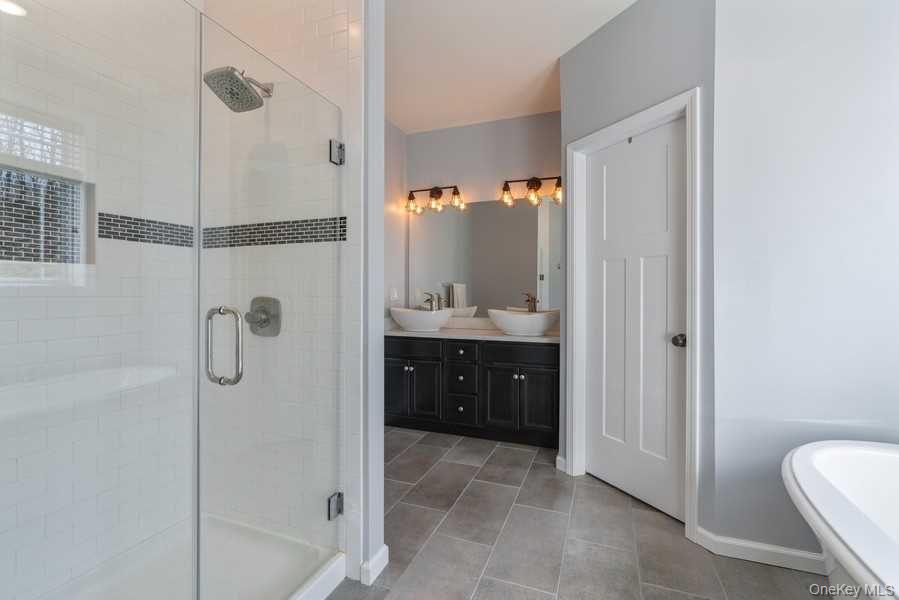 Milton, New York 12547, United States, 3 Bedrooms Bedrooms, ,2 BathroomsBathrooms,Residential,Active,237042