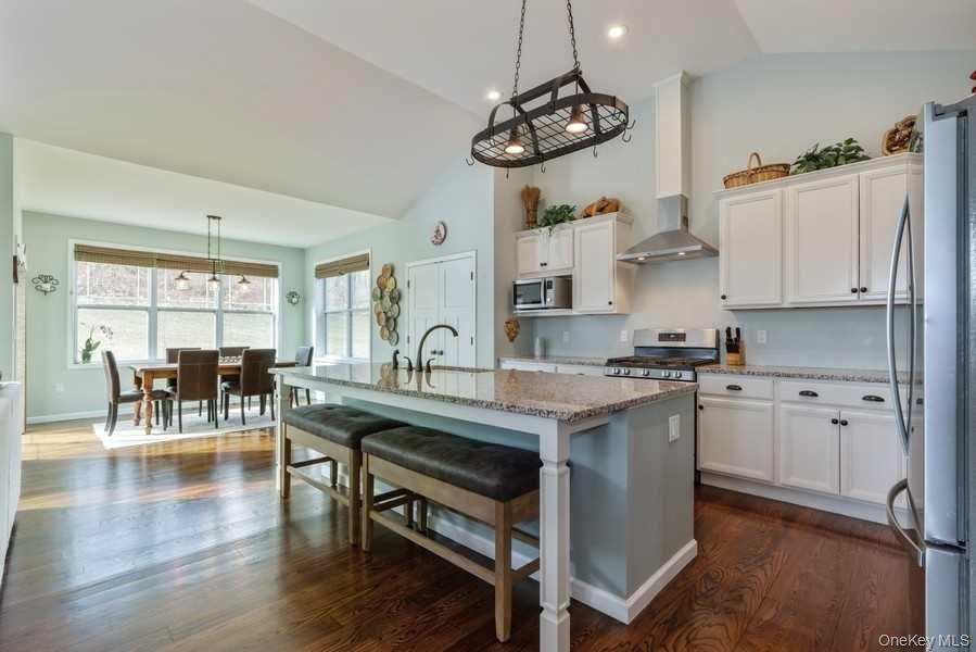 Milton, New York 12547, United States, 3 Bedrooms Bedrooms, ,2 BathroomsBathrooms,Residential,Active,237042