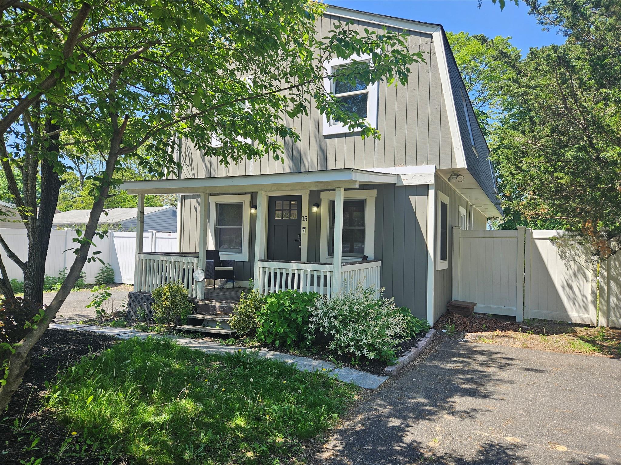 15 Ormond Avenue, Selden, New York image 2