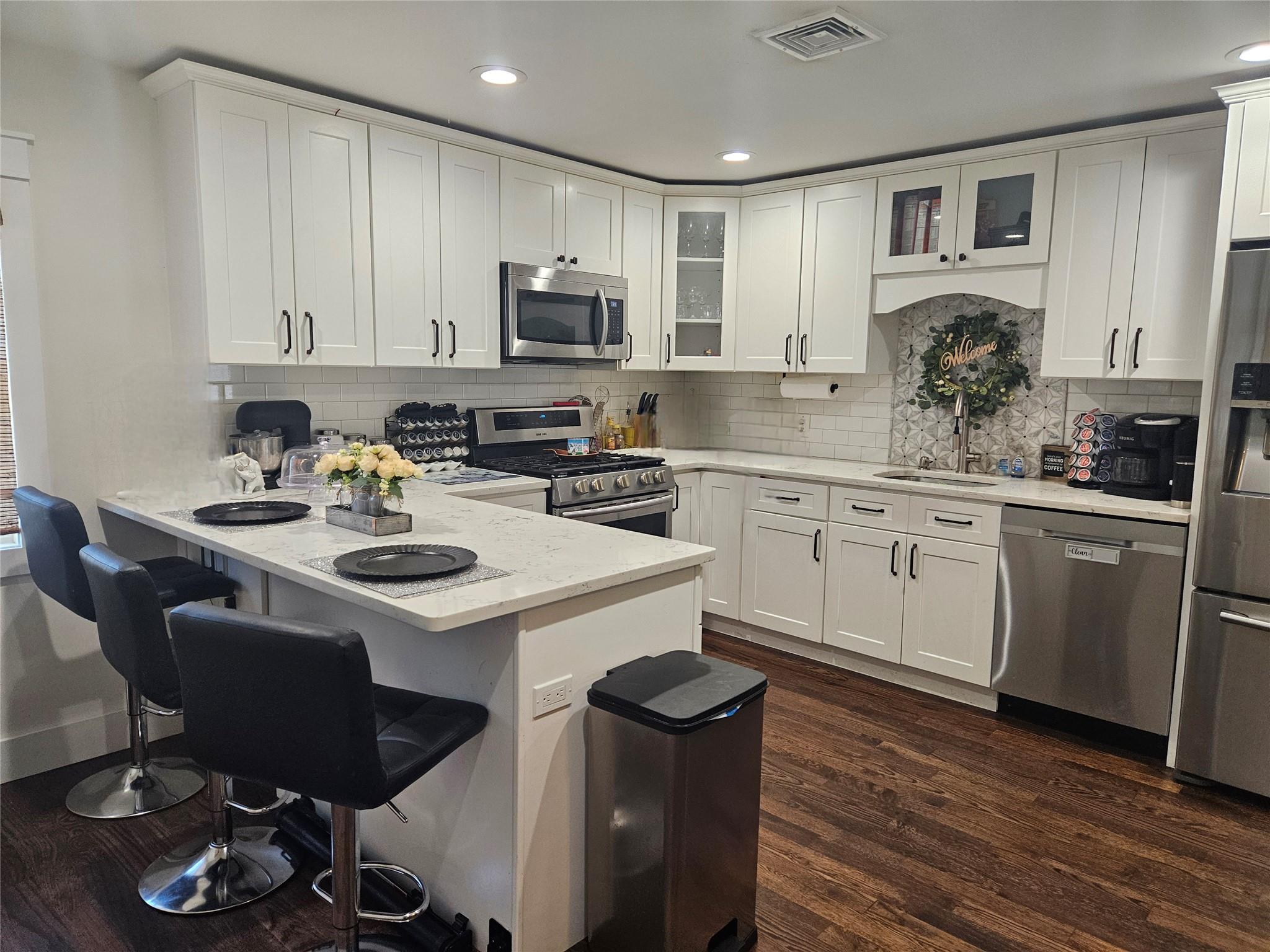 15 Ormond Avenue, Selden, New York image 3