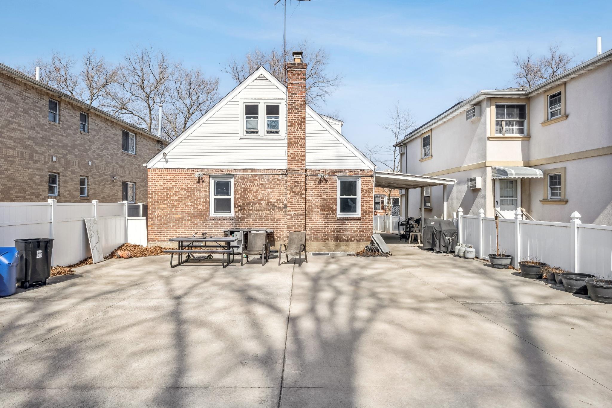 162-12 W 76th Avenue, Fresh Meadows, New York image 21