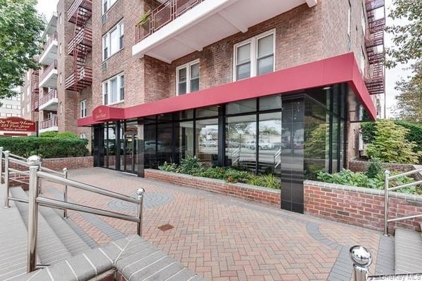 225 1ST ST APT 4M, MINEOLA, NY 11501 - Image 19358c30abb1bcd3510ff0eb867b88ee/761212191