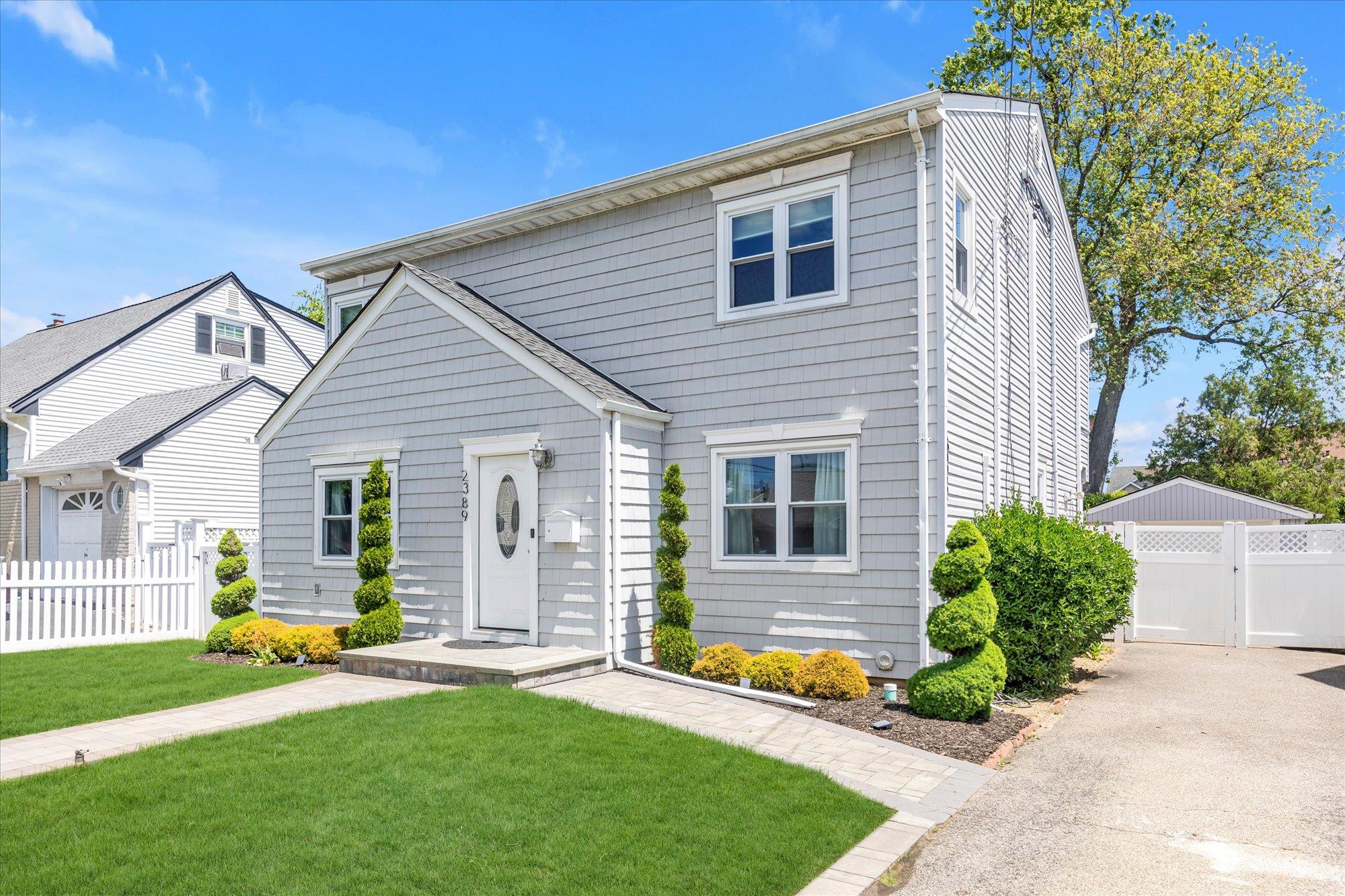 2389 Spruce Street, Seaford, New York image 1