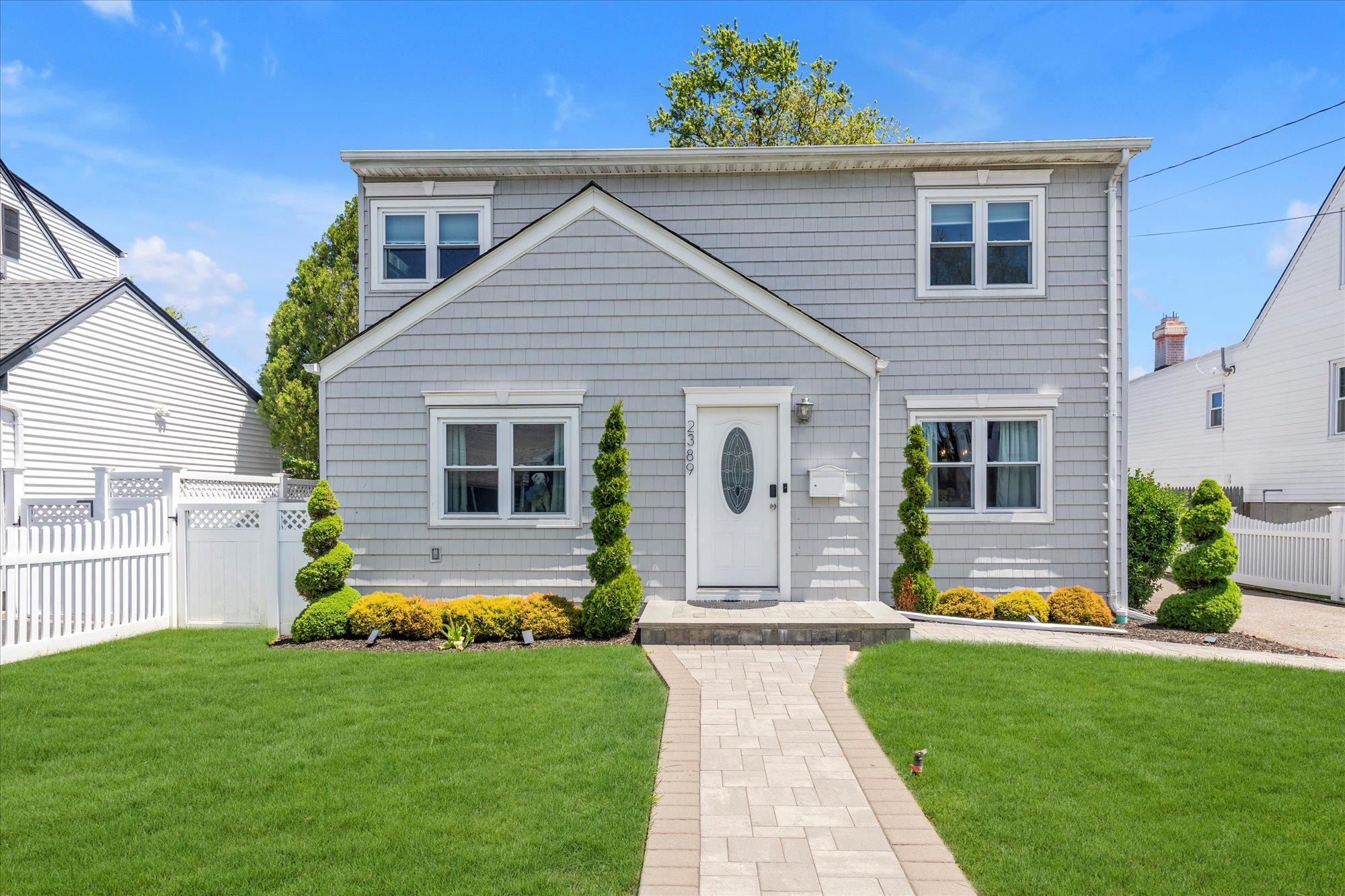 2389 Spruce Street, Seaford, New York image 2