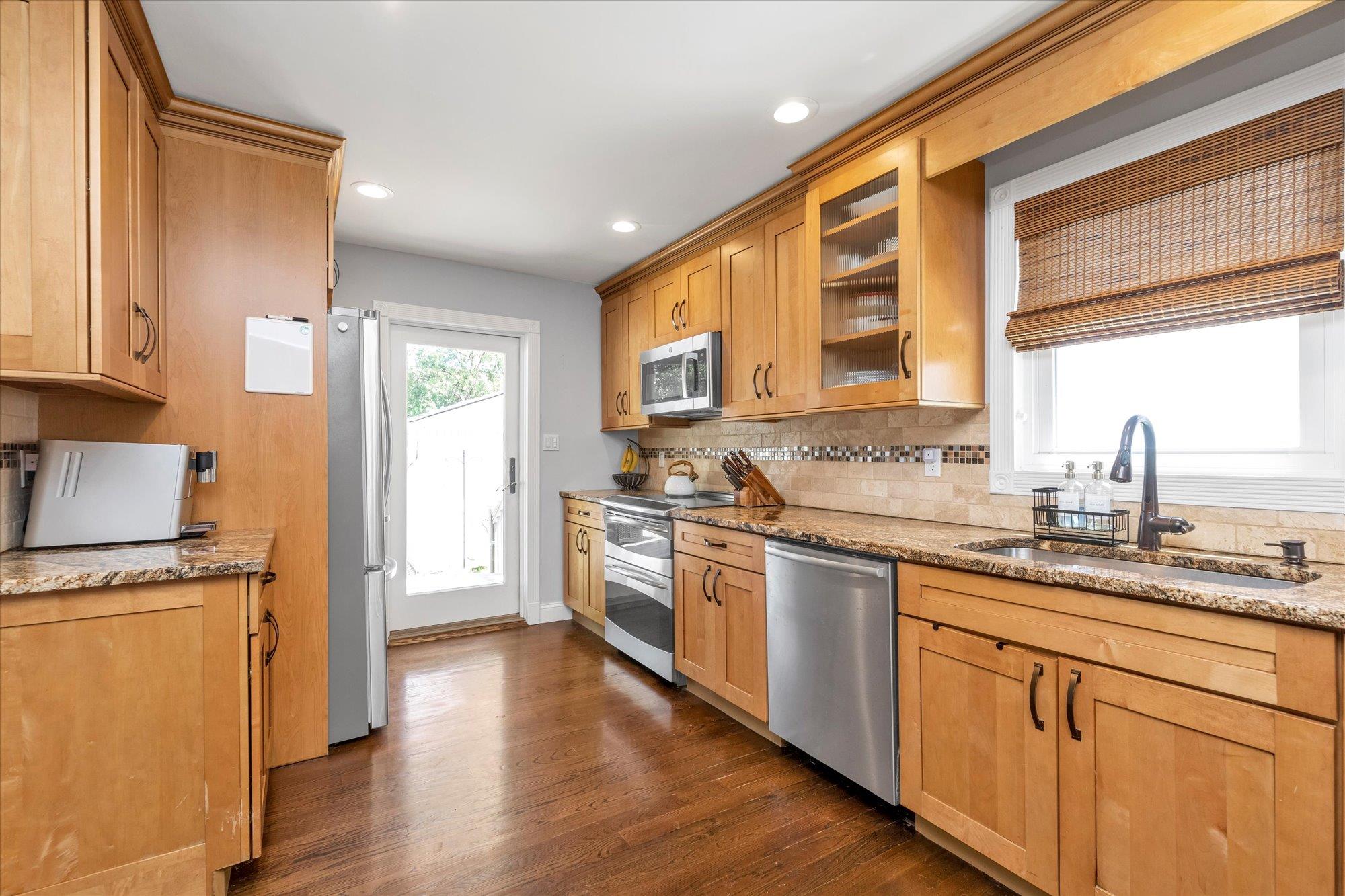 2389 Spruce Street, Seaford, New York image 9