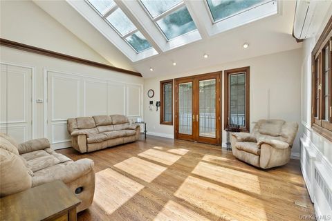 8 Harvest Court Monsey NY 10952