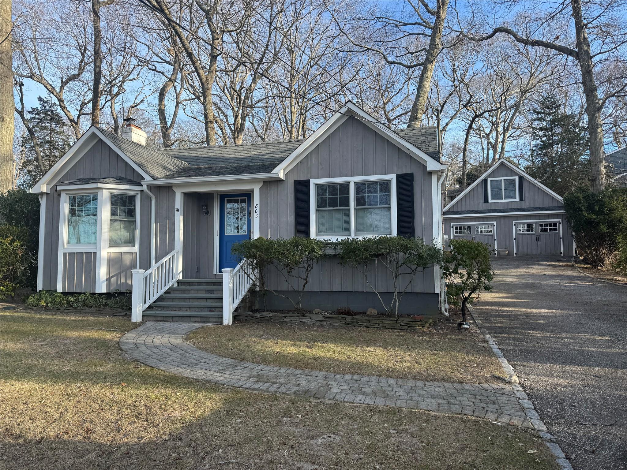 Oak Avenue, Southold, Hamptons, NY - 2 Bedrooms  
1 Bathrooms - 