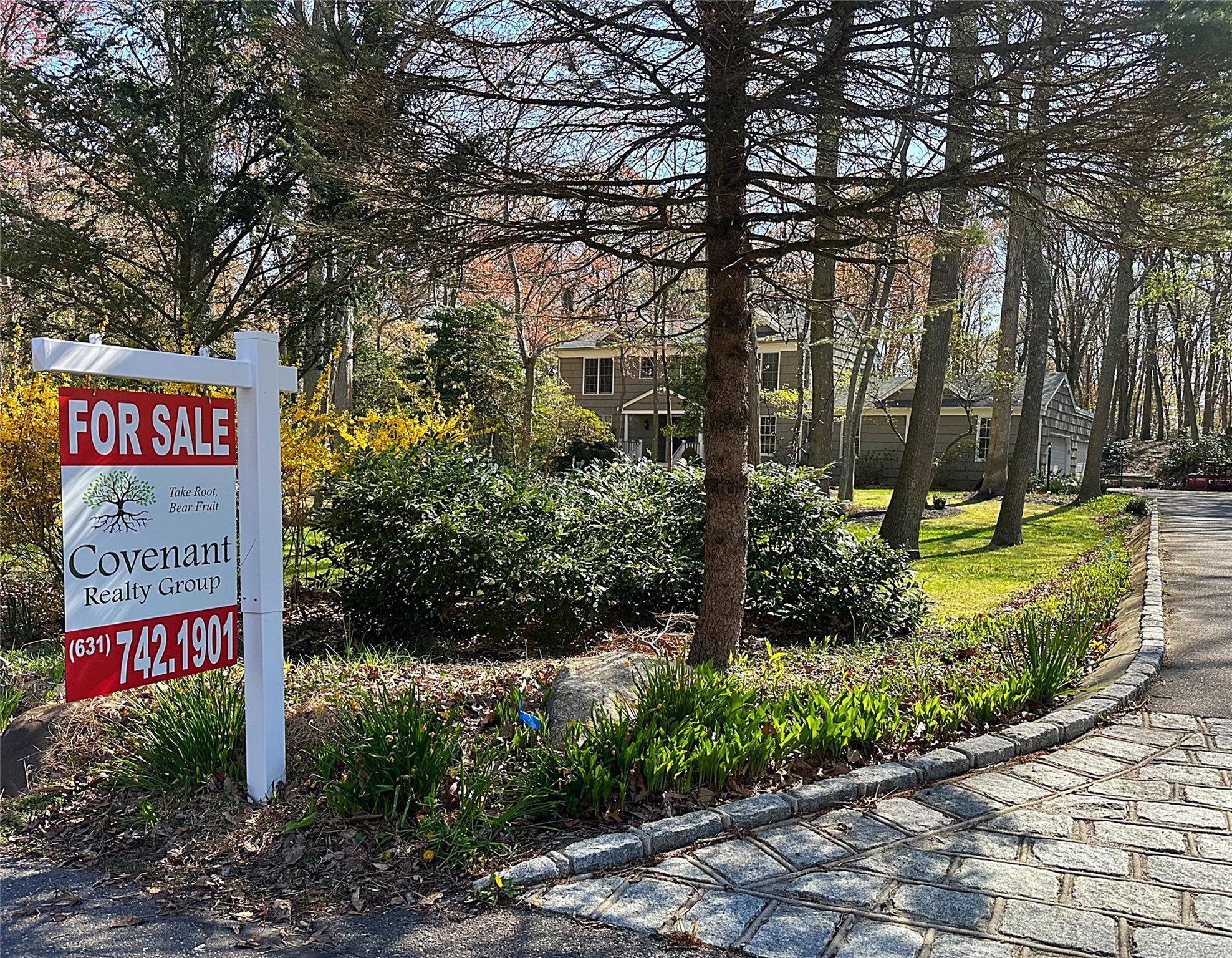 39 Cliff Road, Port Jefferson, Florida image 9