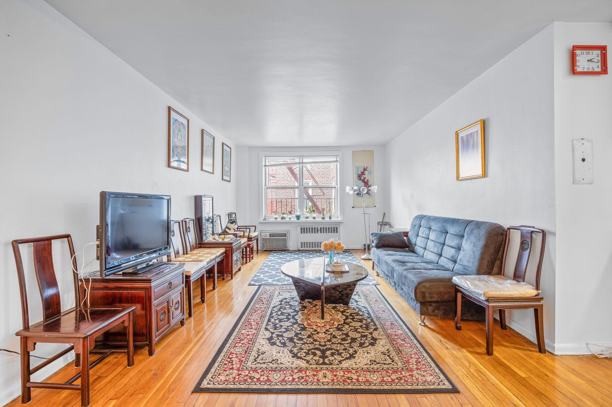142-05 Roosevelt Ave 627