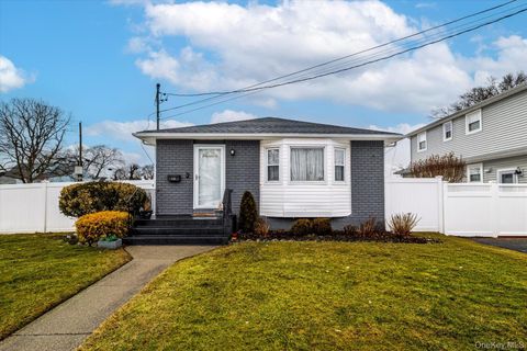 153 N Queens Avenue Massapequa NY 11758