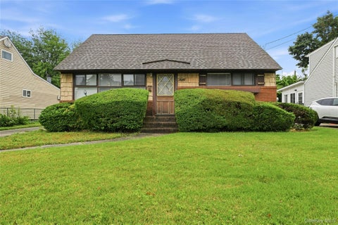 Homes For Sale - 50 Moeller Street<br/> Nassau County, Hicksville, NY 11801