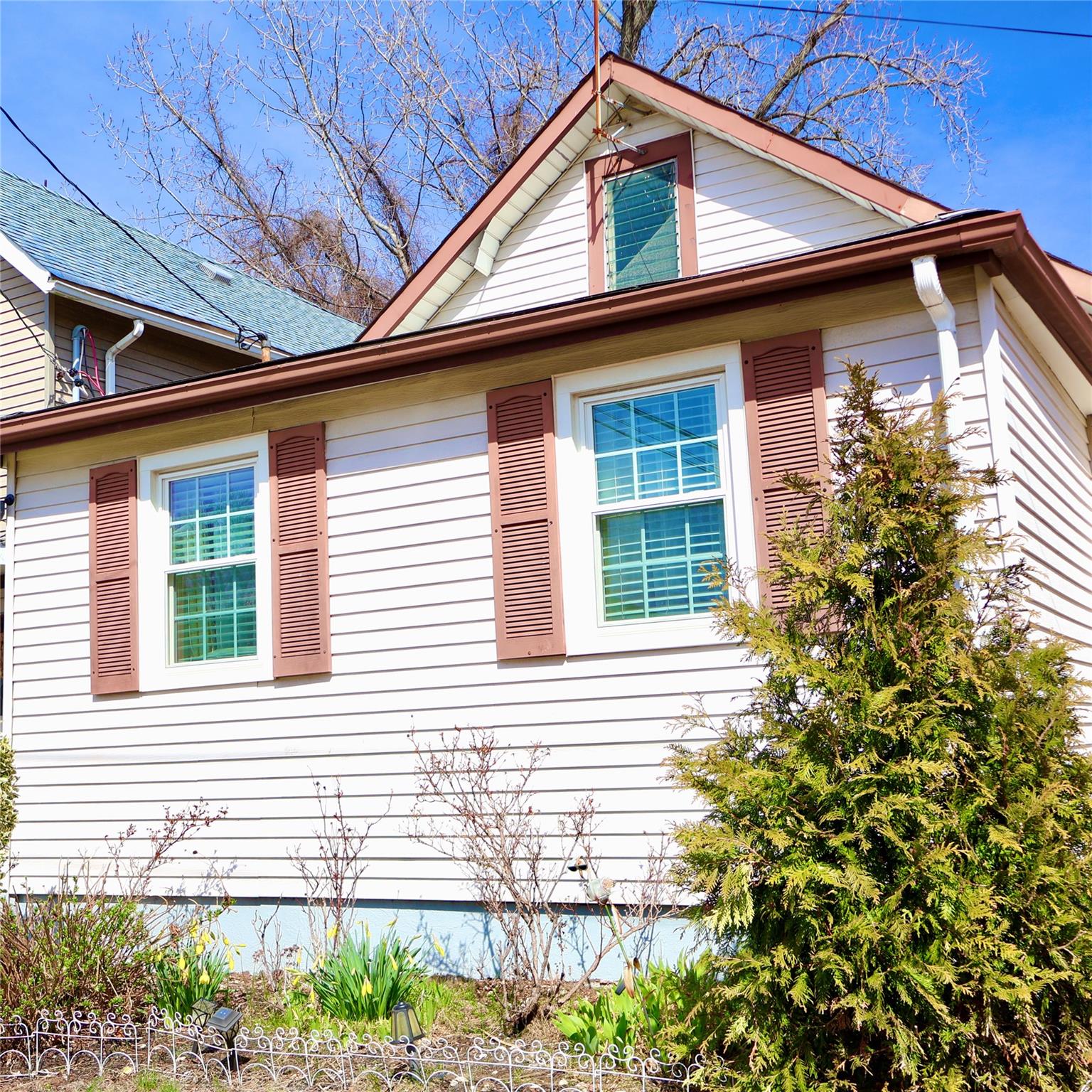 42 Yale Street, Inwood, New York image 1