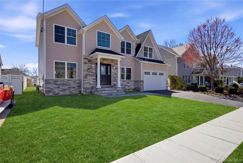 32 Massapequa Avenue Massapequa Park NY 11762