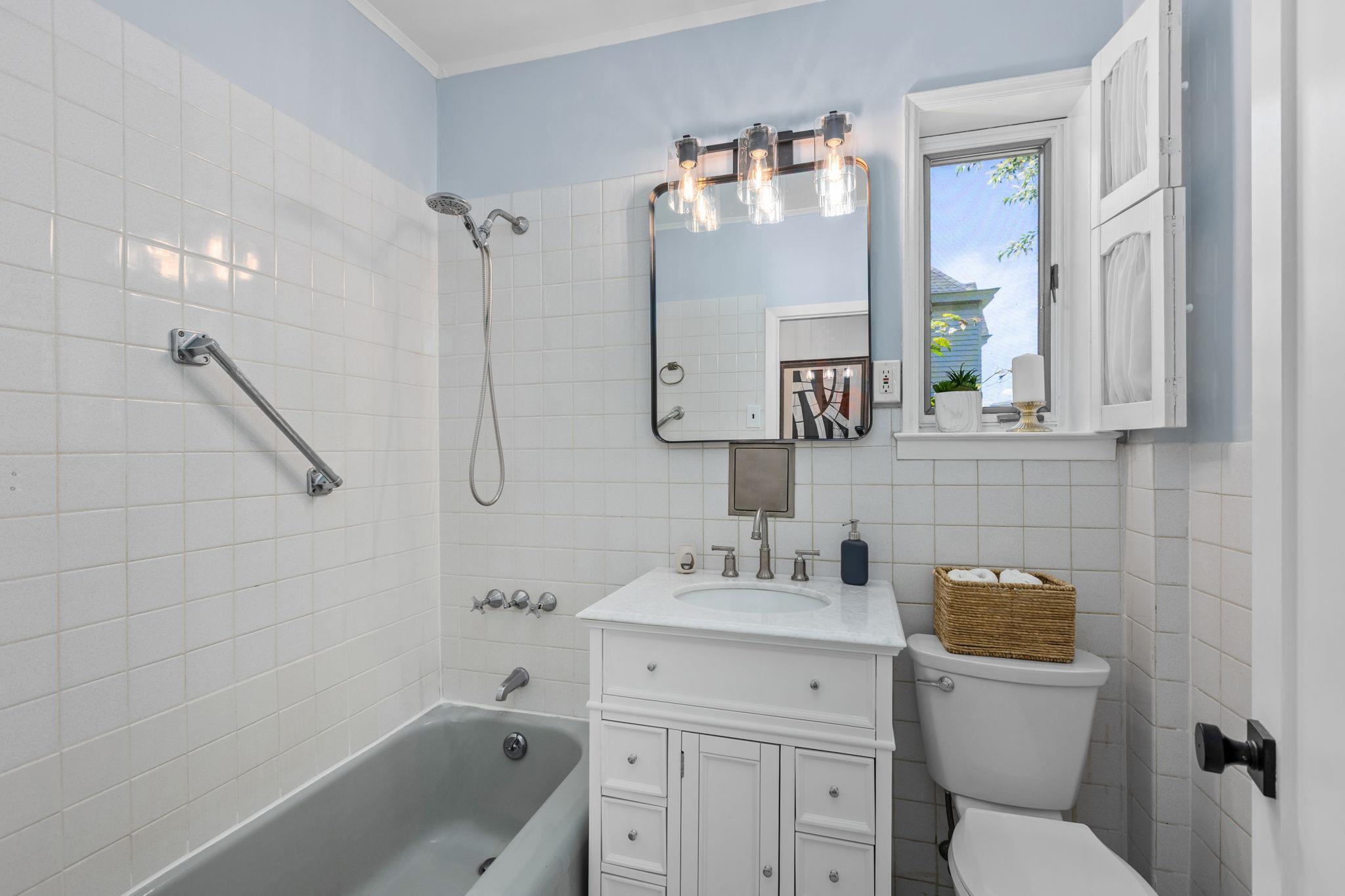 25 Bay Street, Bronx, New York image 19