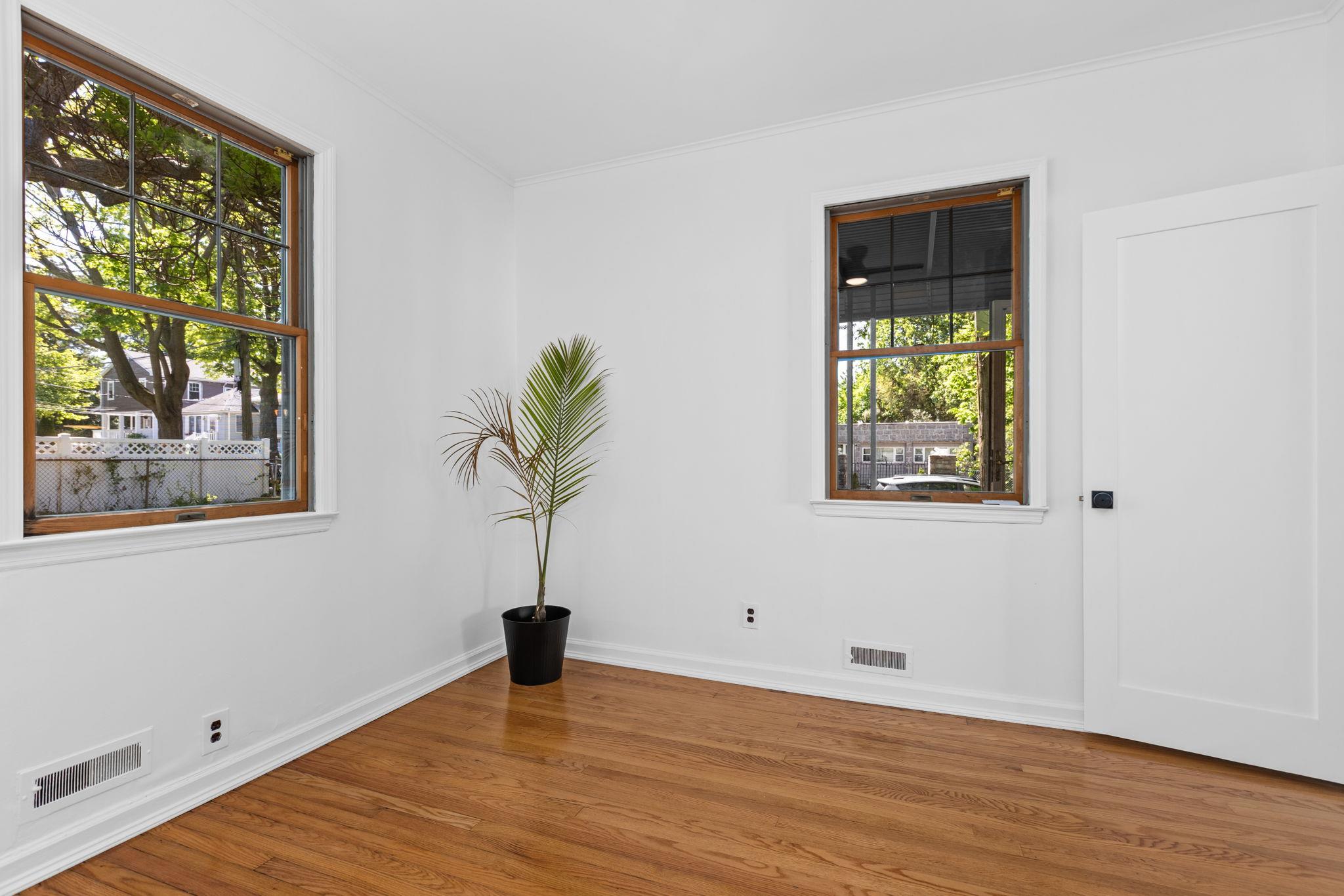 25 Bay Street, Bronx, New York image 9