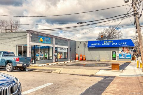 27 Post Avenue Westbury NY 11590