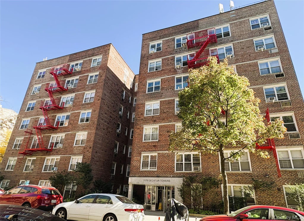 Photo of 3176 Decatur Avenue Ave #4F, Bronx, NY 10467 (MLS # 1065986)