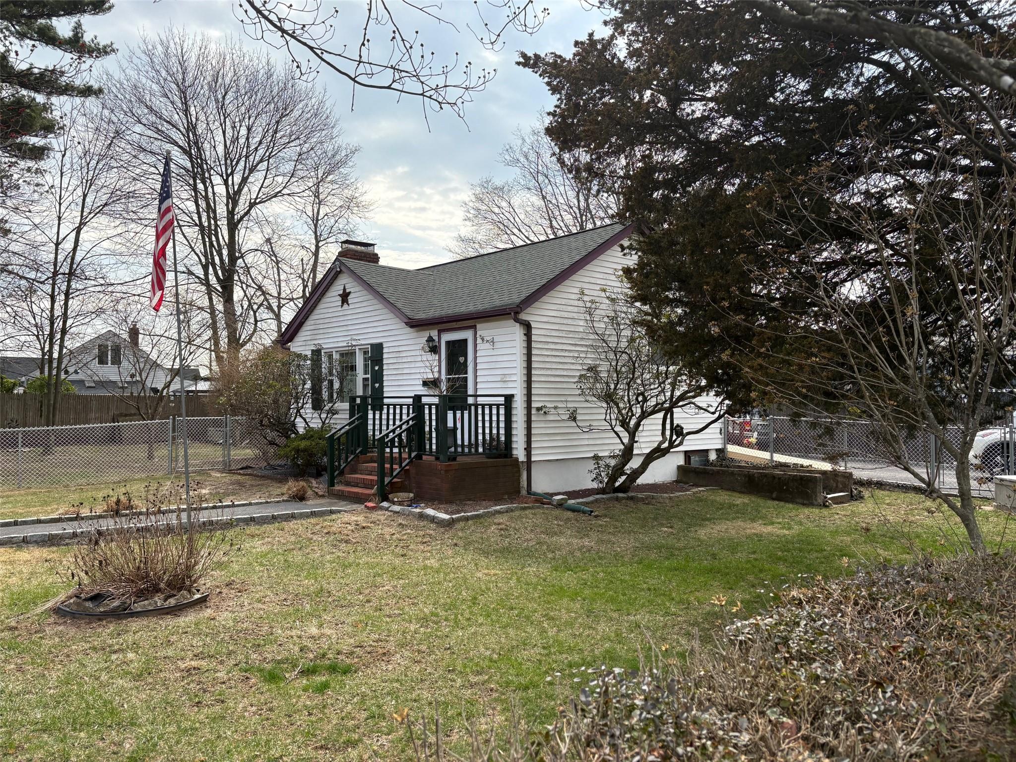232 Belmont Avenue, West Babylon, New York image 4