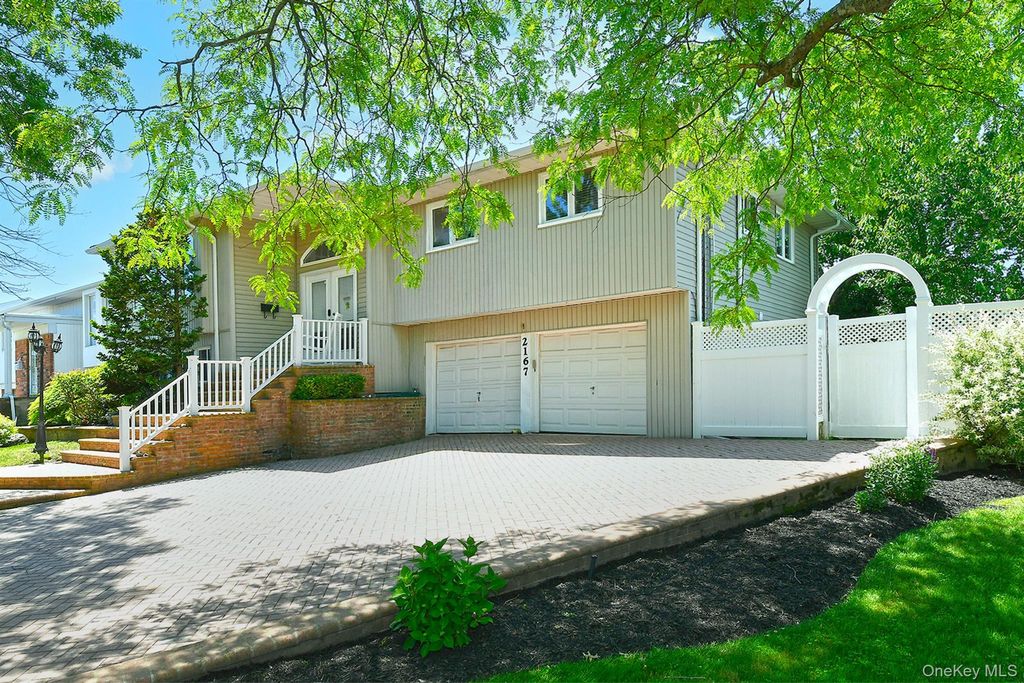 Photo of 2167 Legion Street, Bellmore, NY 11710 (MLS # 1006409)