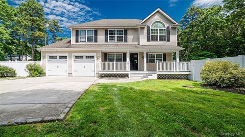 5 Ormond Place Mastic NY 11950