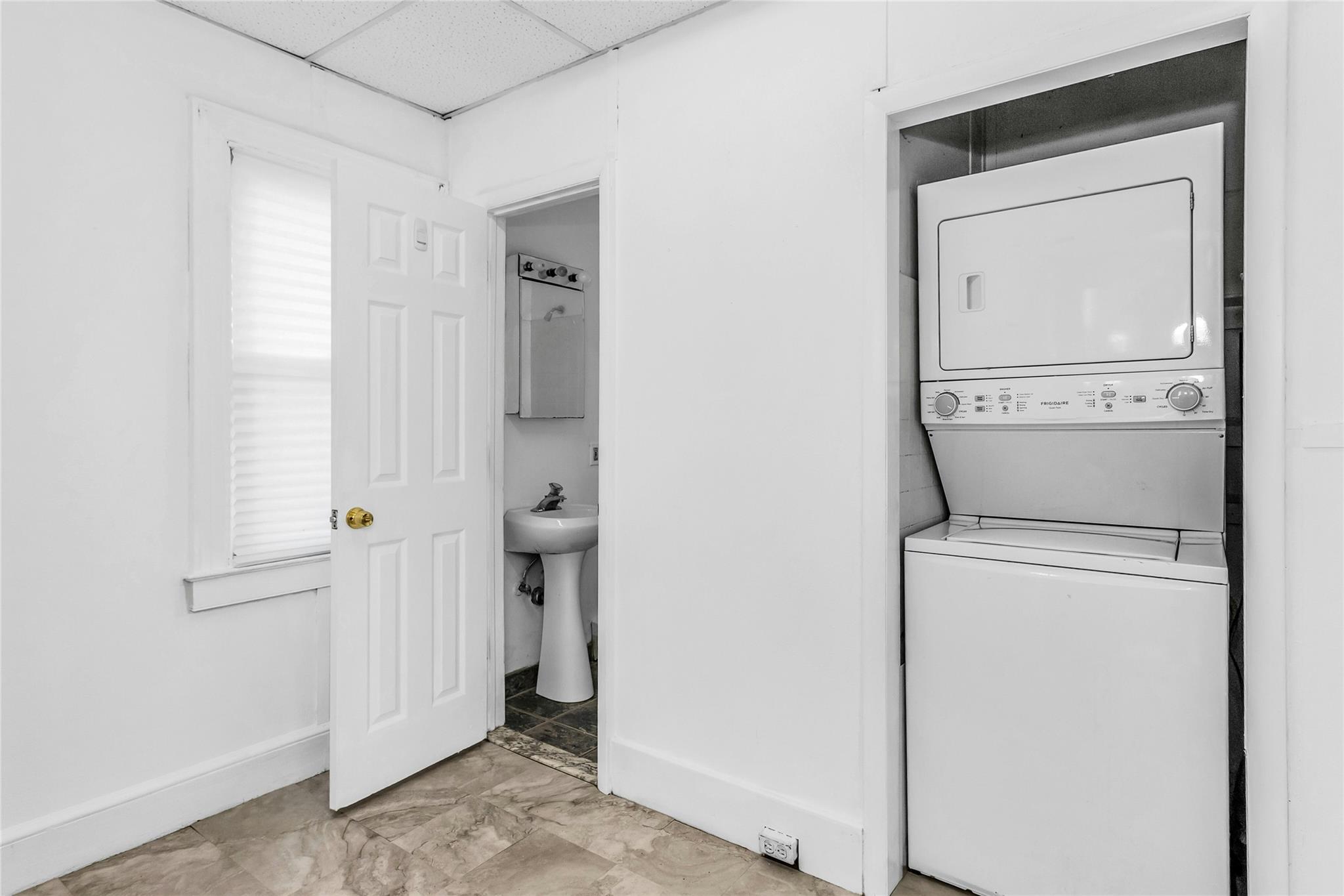 207 Belmont Avenue, Westbury, New York image 15