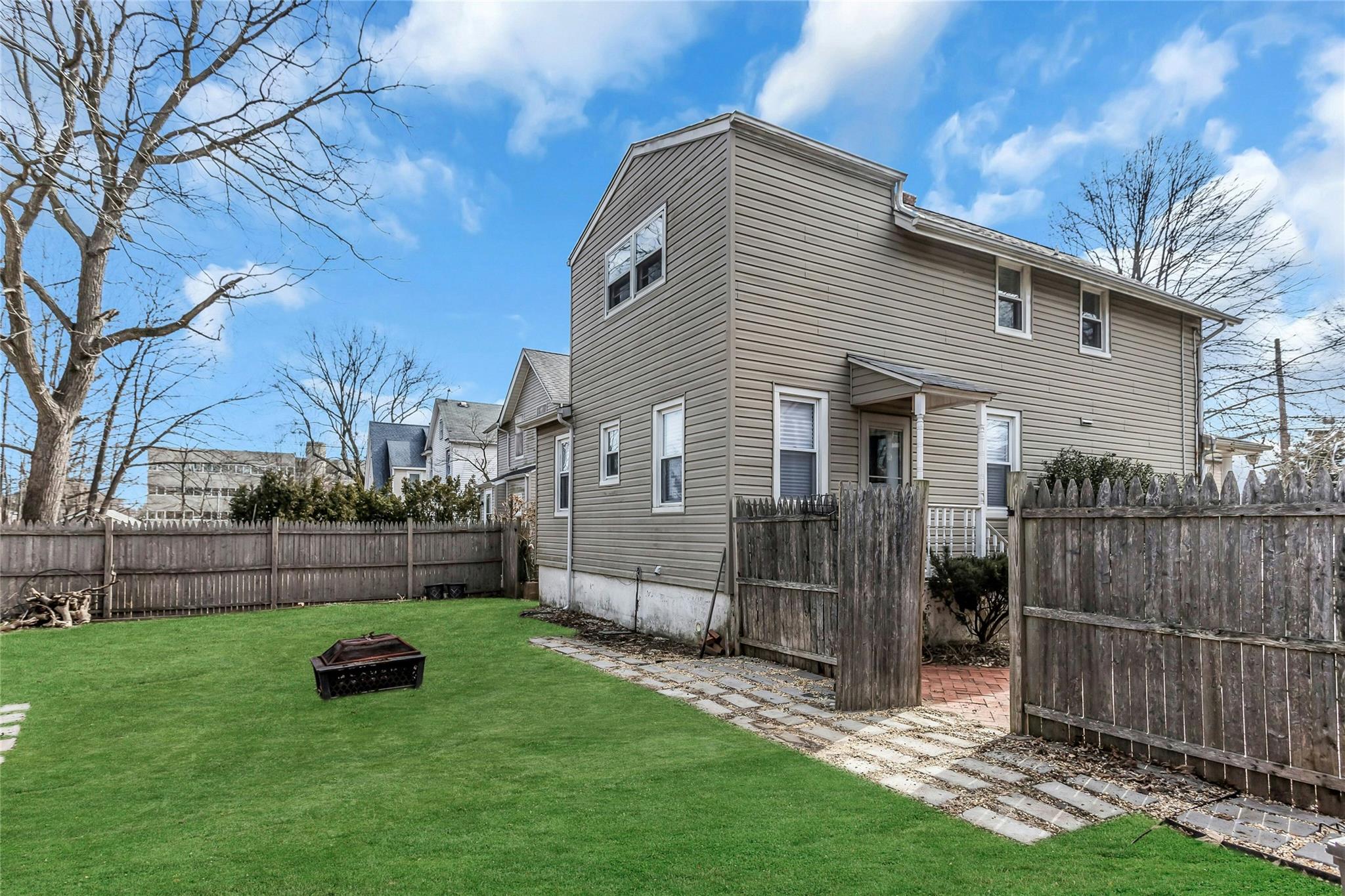 207 Belmont Avenue, Westbury, New York image 27