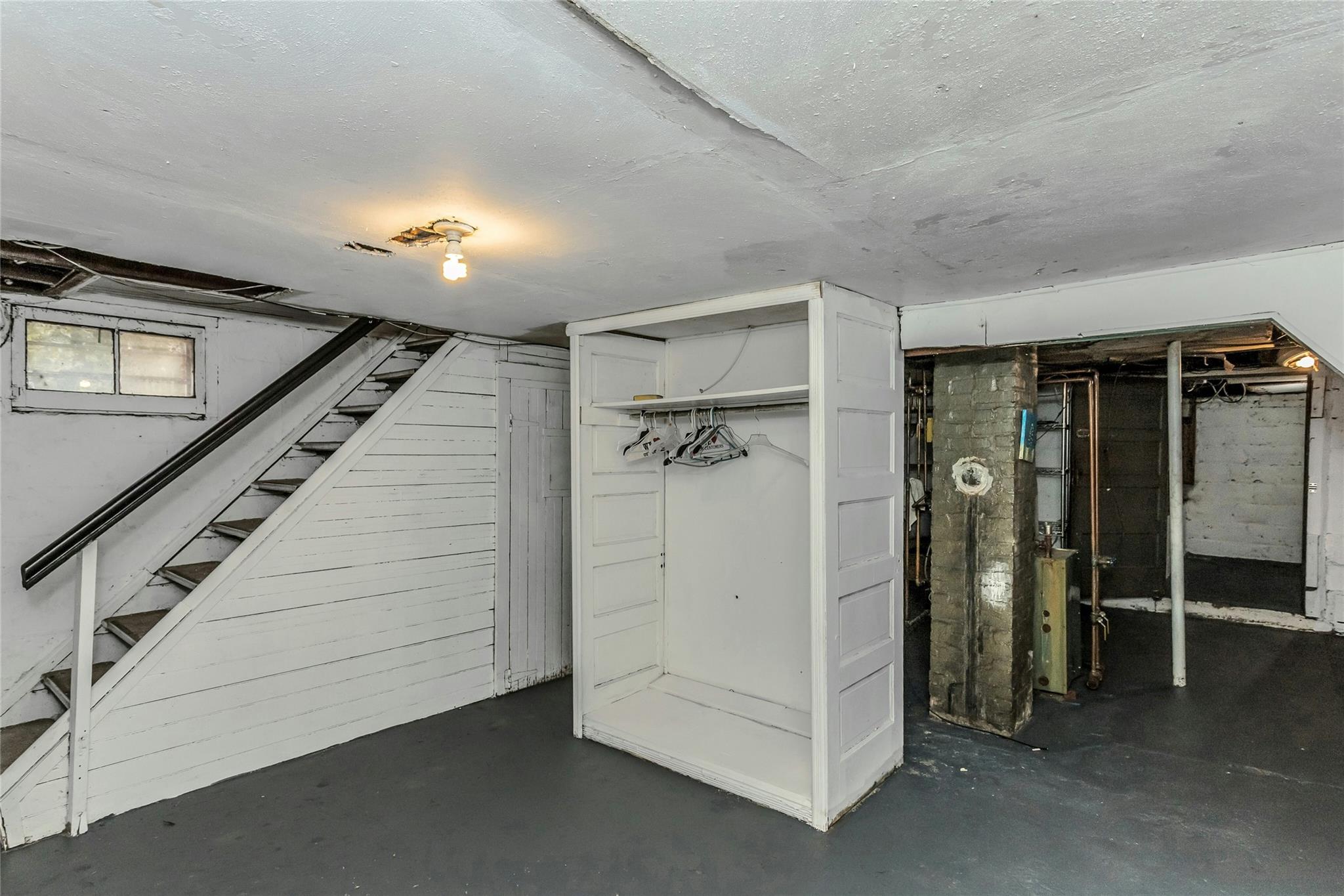 207 Belmont Avenue, Westbury, New York image 26