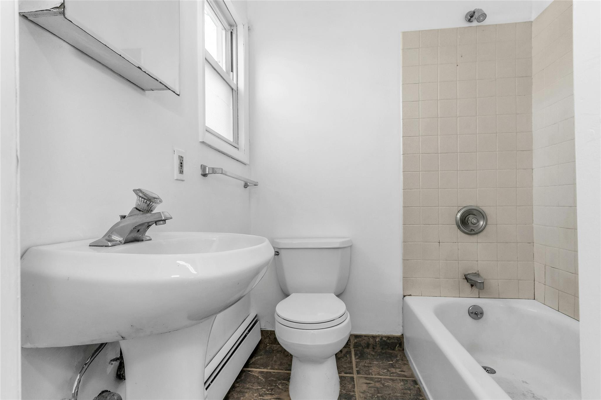 207 Belmont Avenue, Westbury, New York image 16