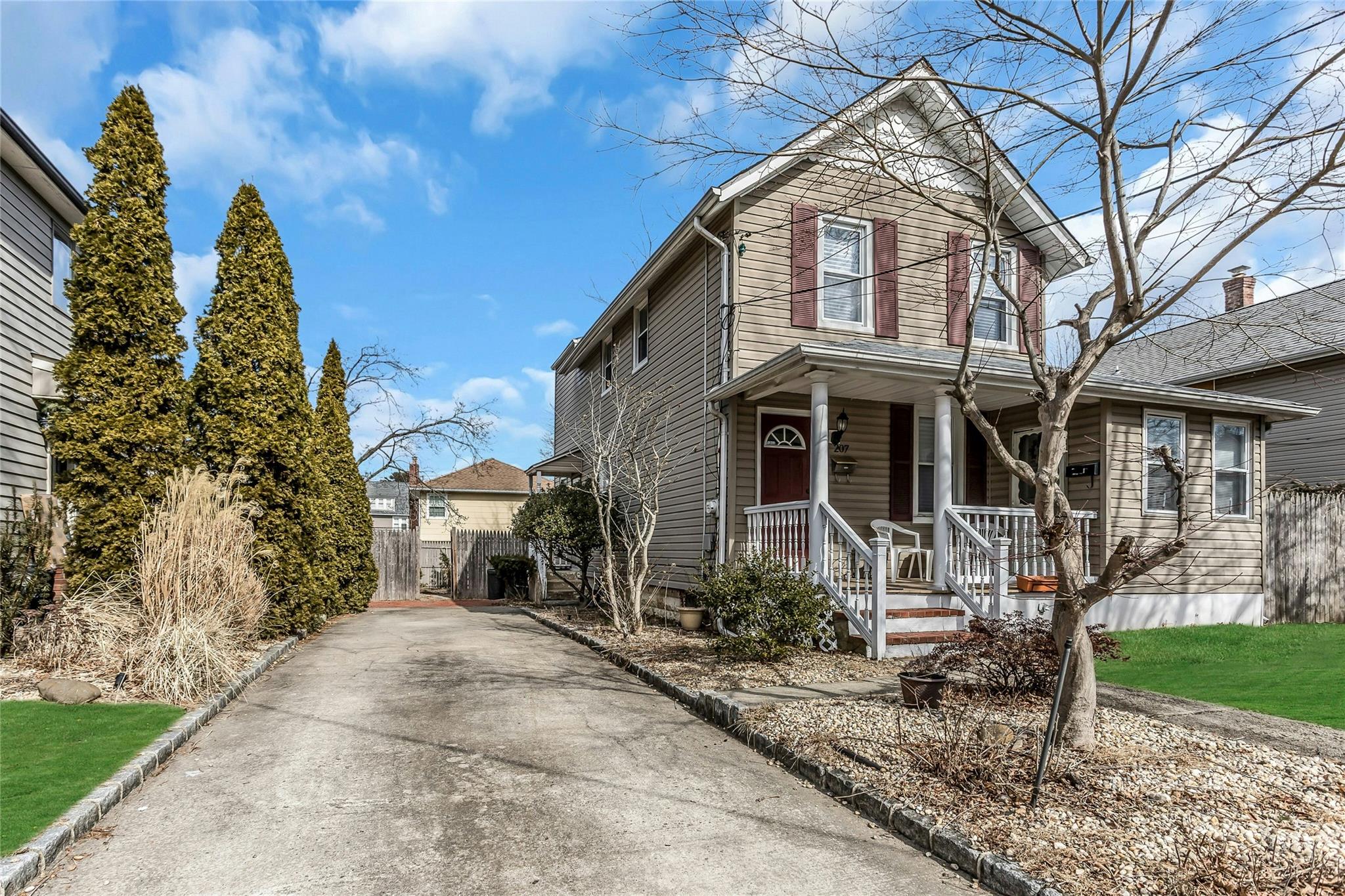 207 Belmont Avenue, Westbury, New York image 2