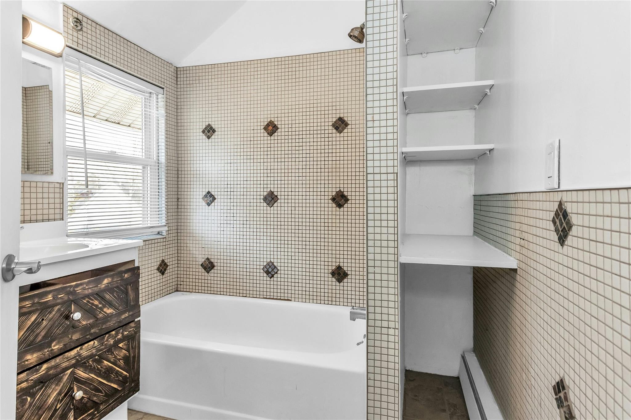 207 Belmont Avenue, Westbury, New York image 24