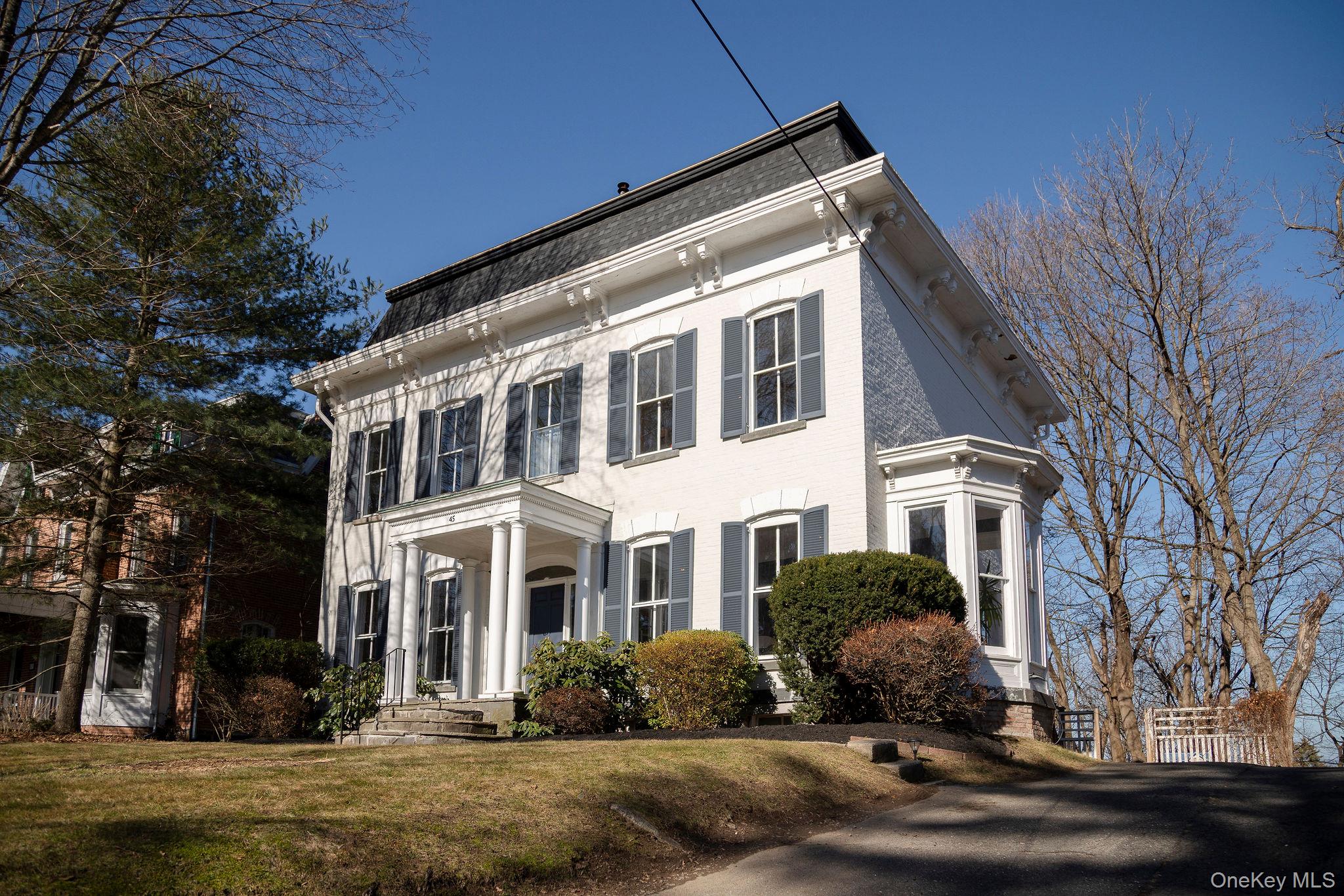 45 W Chestnut Street