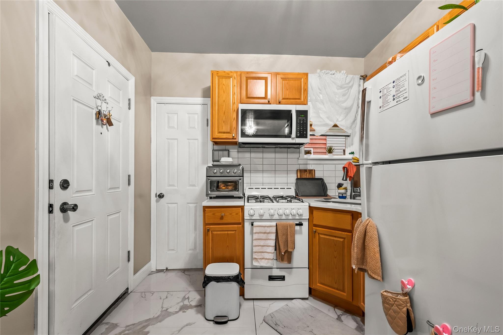 1439 43rd Street - Photo 3