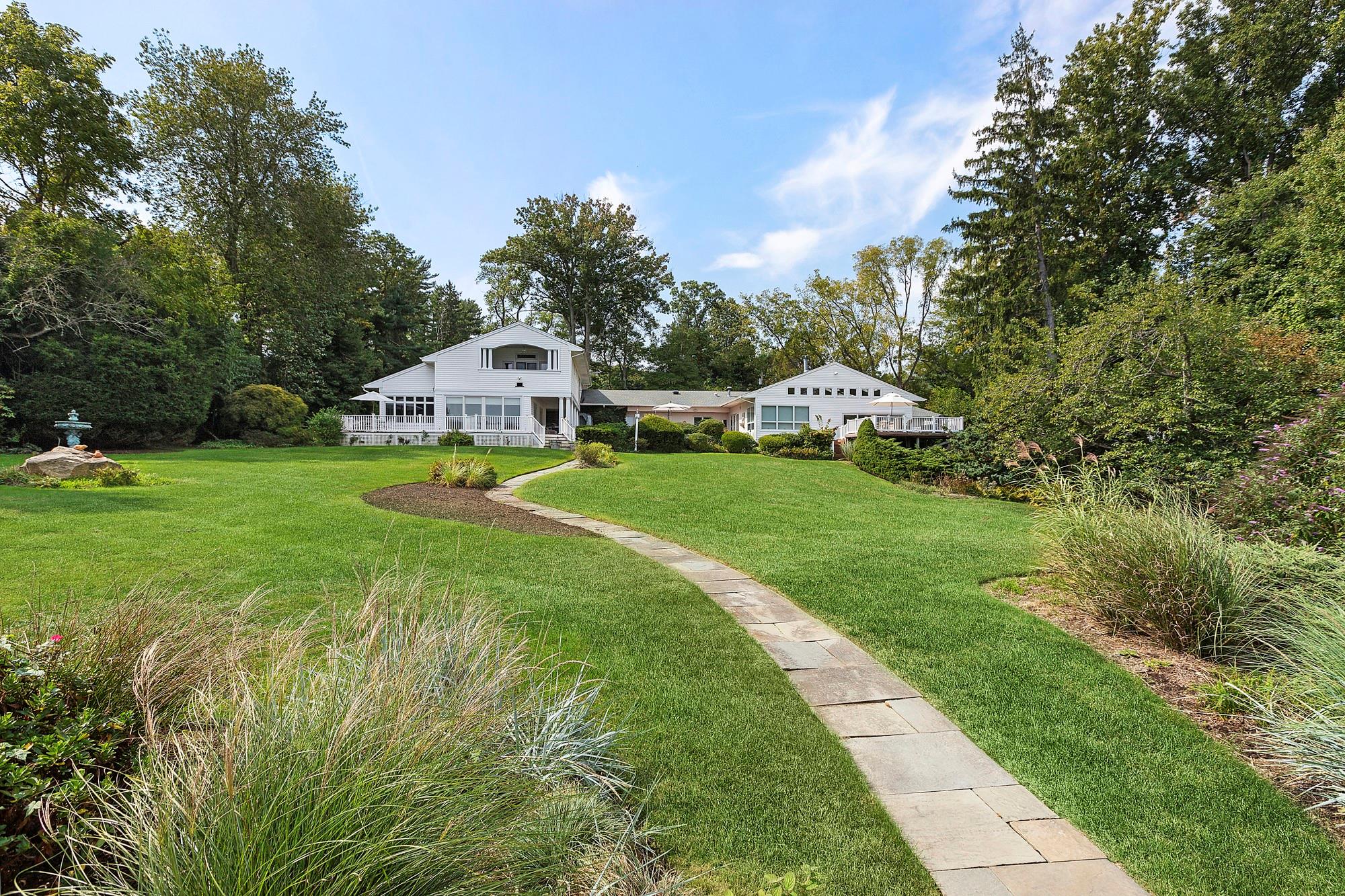 61 Factory Pond Road, Locust Valley, New York image 6