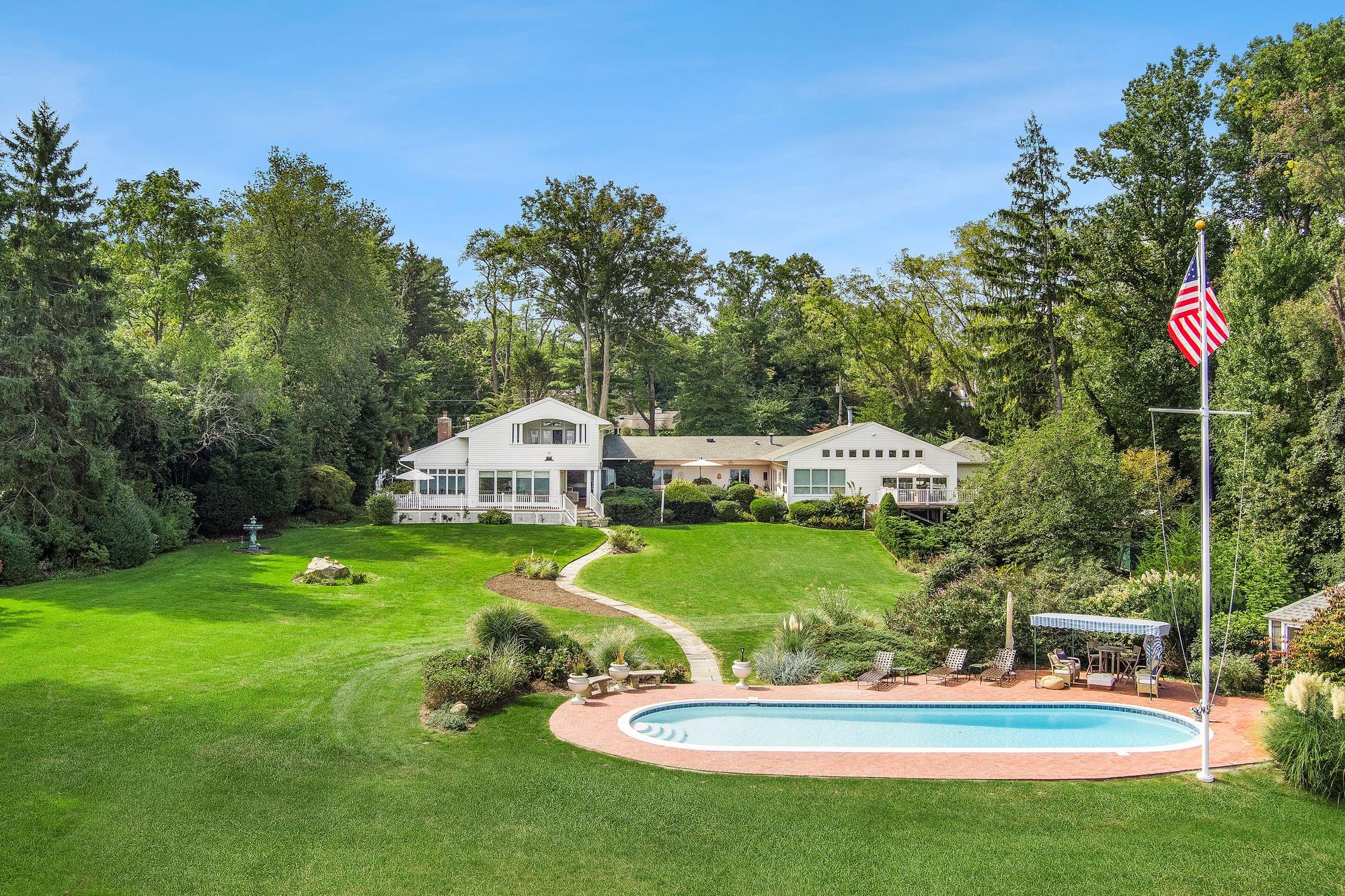 61 Factory Pond Road, Locust Valley, New York image 12