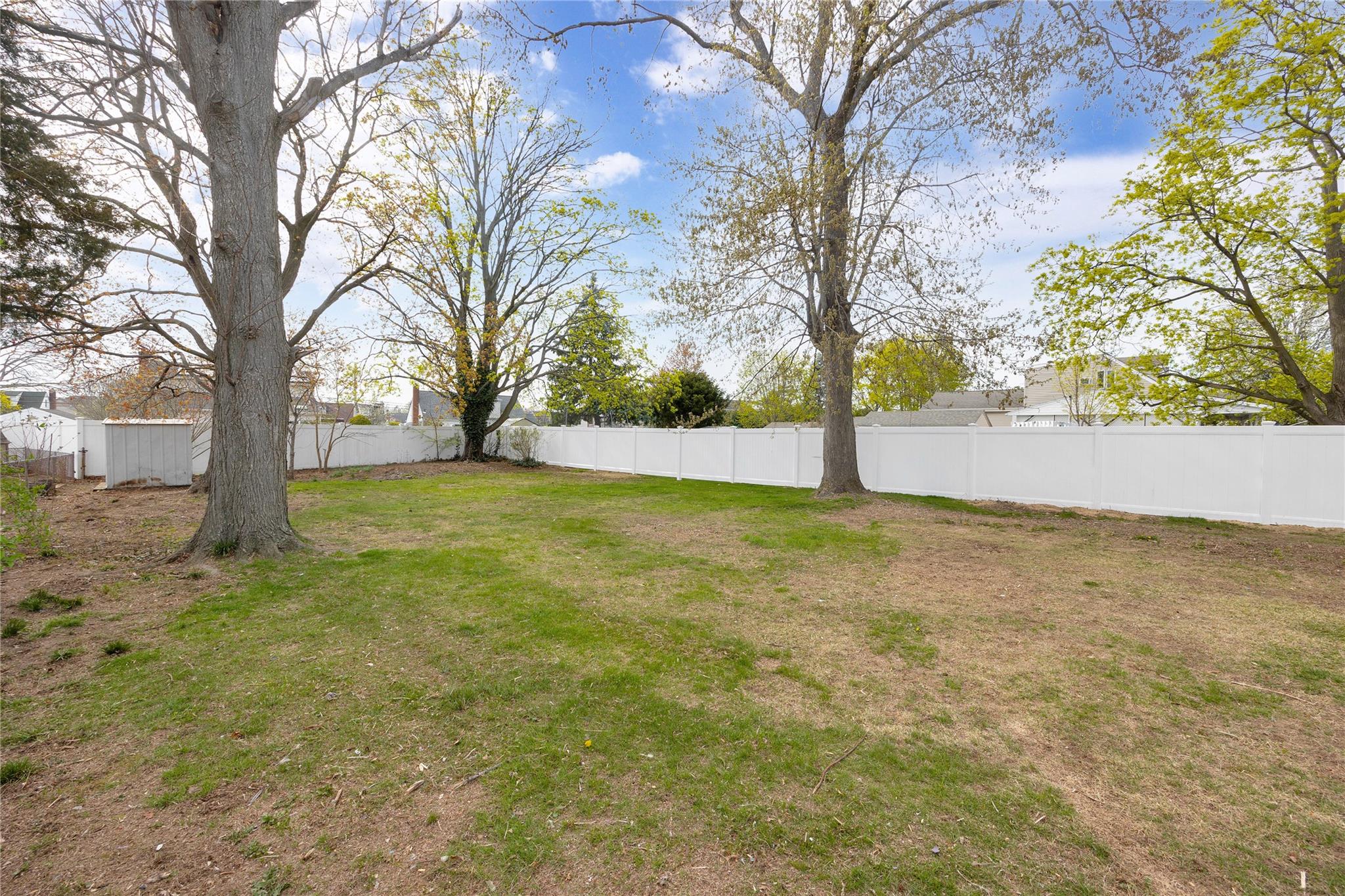83 Florence Court, East Meadow, New York image 21