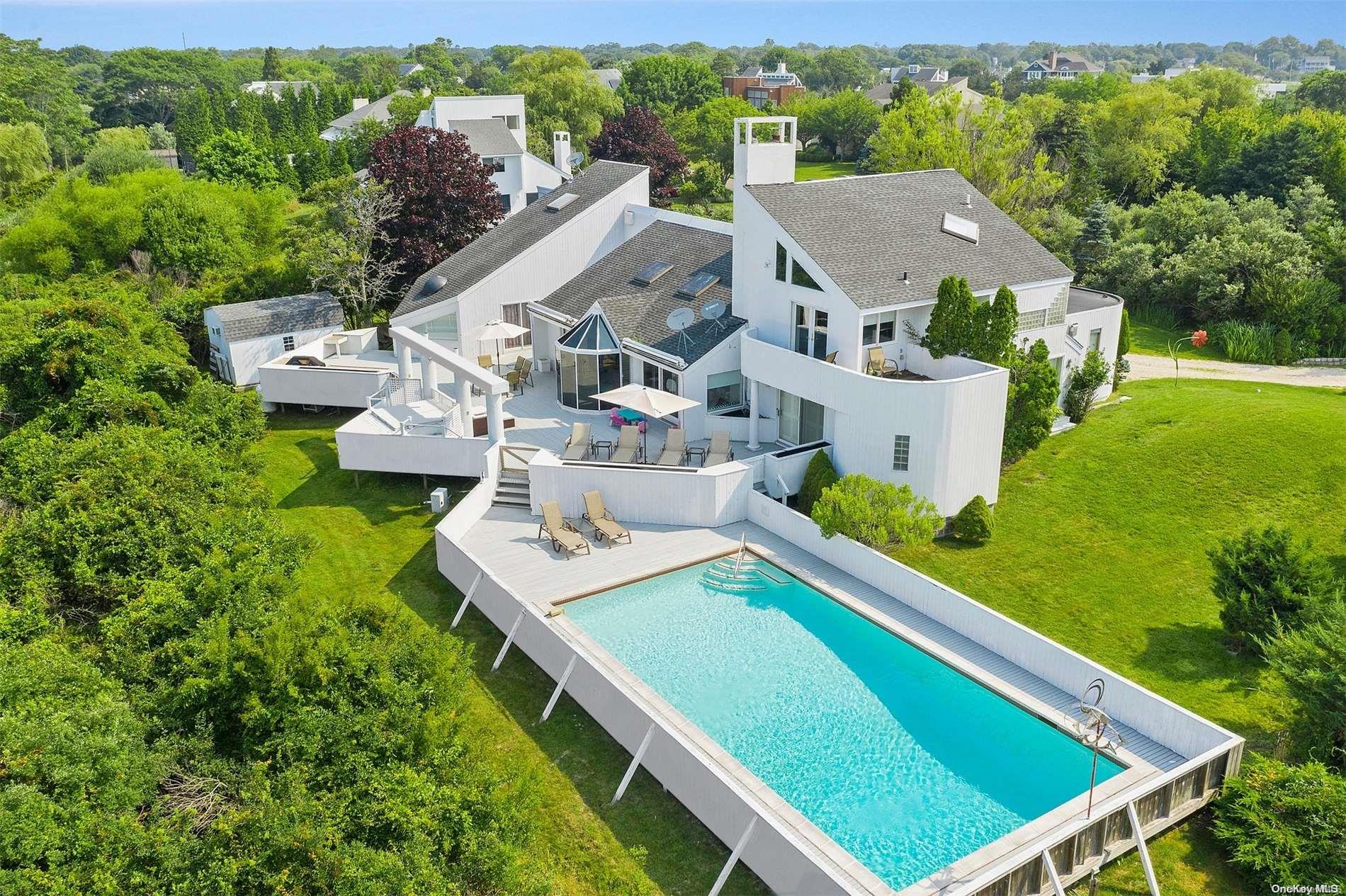 Watersedge Ct, Westhampton Beach, Hamptons, NY - 5 Bedrooms  
6 Bathrooms - 