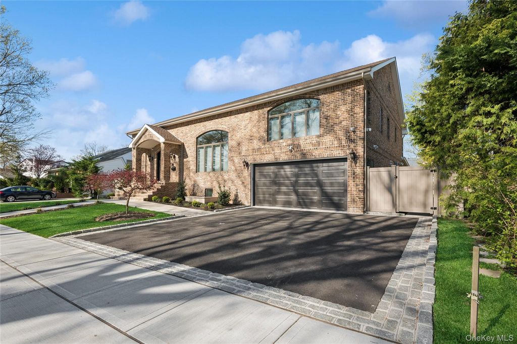 Photo of 783 Oakleigh Road, North Woodmere, NY 11581 (MLS # 951694)