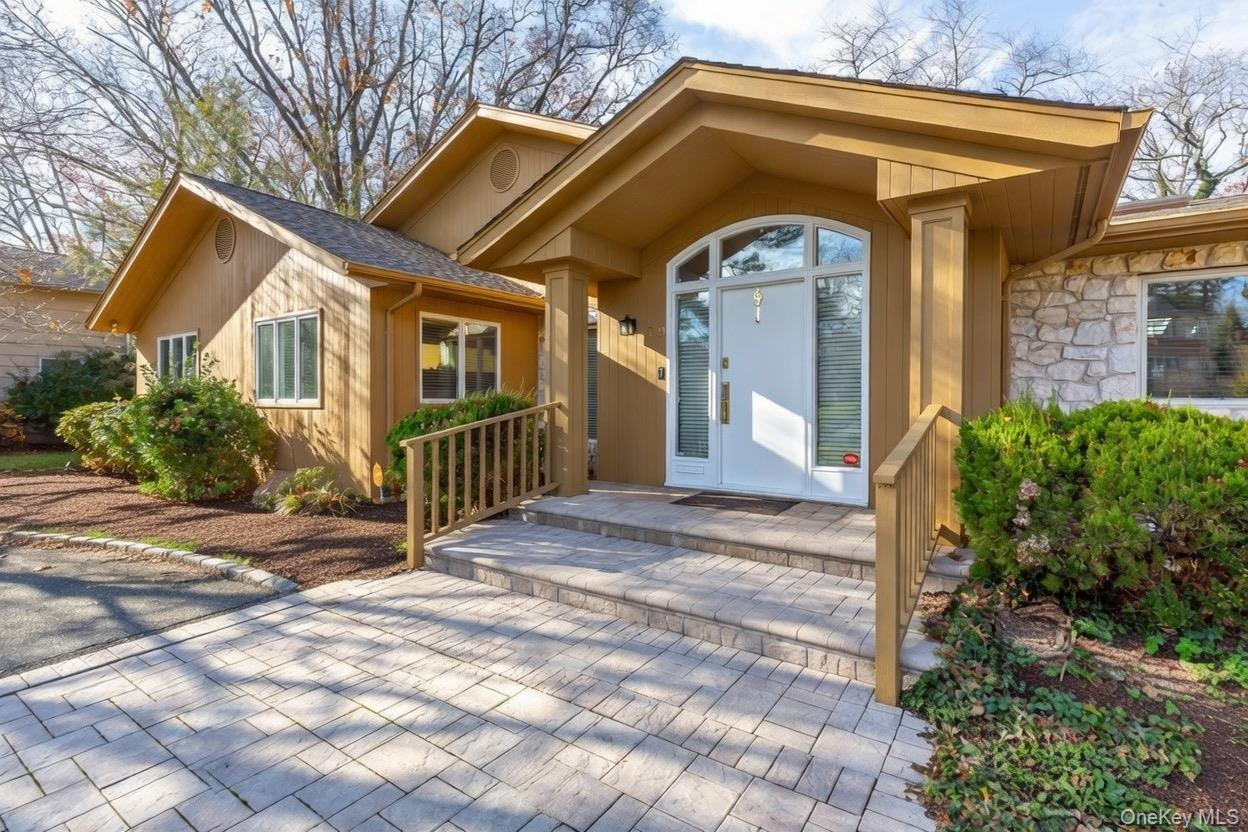 79 Meadow Woods Road