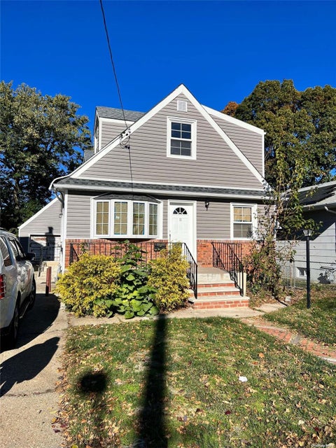 Multifamily For Sale - 11 Jefferson Avenue<br/> Valley Stream, NY 11580